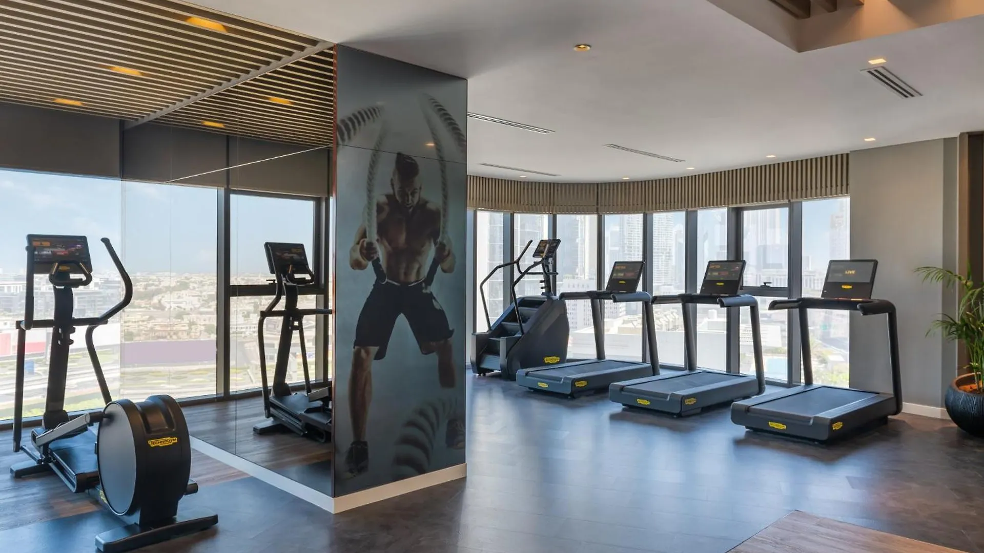 Apartment Paramount Tower Hotel And Residences With Infinity Sky Pool Dubai United Arab Emirates