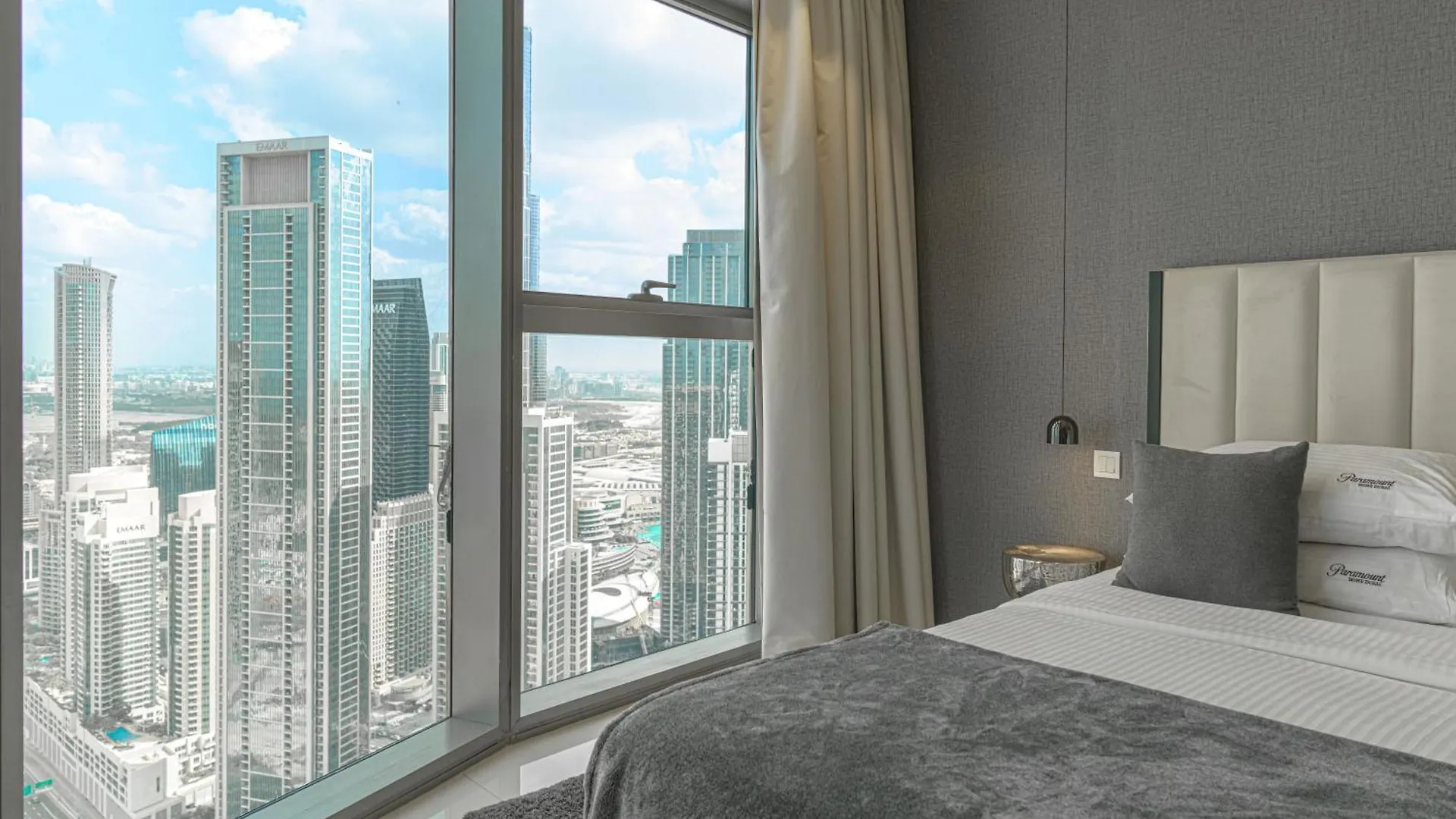 Paramount Tower Hotel And Residences With Infinity Sky Pool Dubai