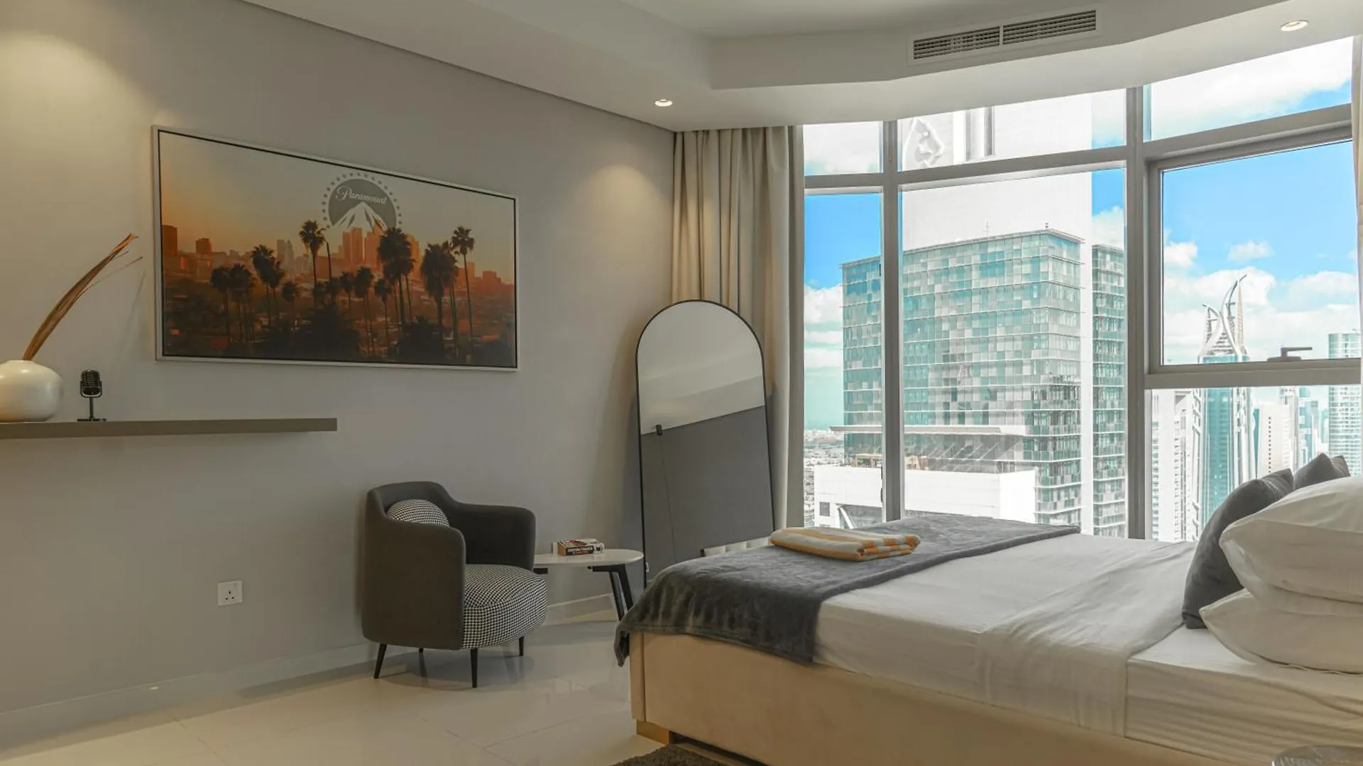 Apartment Paramount Tower Hotel And Residences With Infinity Sky Pool Dubai