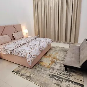 Deluxe Near Airport Homestay