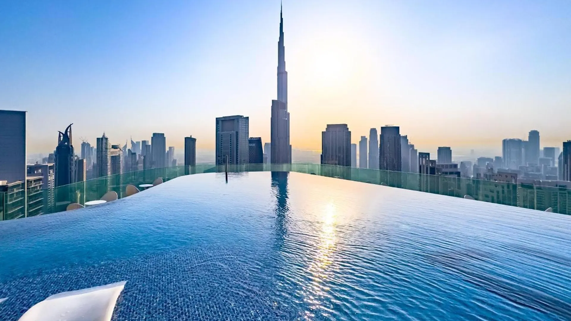 Paramount Tower Hotel And Residences With Infinity Sky Pool 迪拜